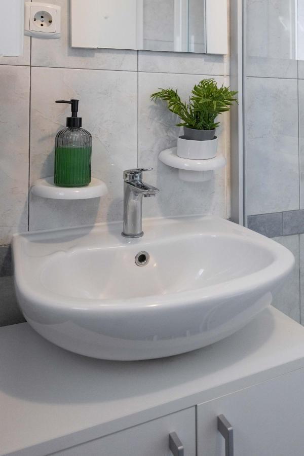 Apartamento Bright And Modern Studio Near City Center Zagreb Exterior foto